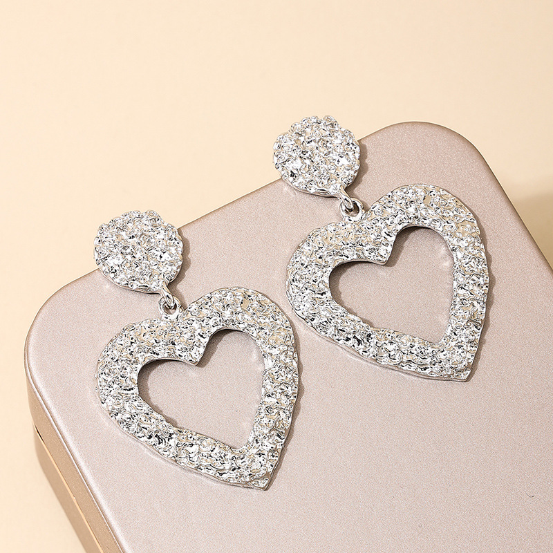 1 Piece Elegant Exaggerated Geometric Heart Shape Pleated Alloy Drop Earrings display picture 4