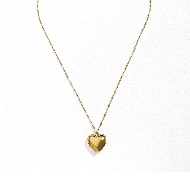 Simple Style Heart Shape Stainless Steel Three-dimensional 18k Gold Plated Pendant Necklace display picture 2