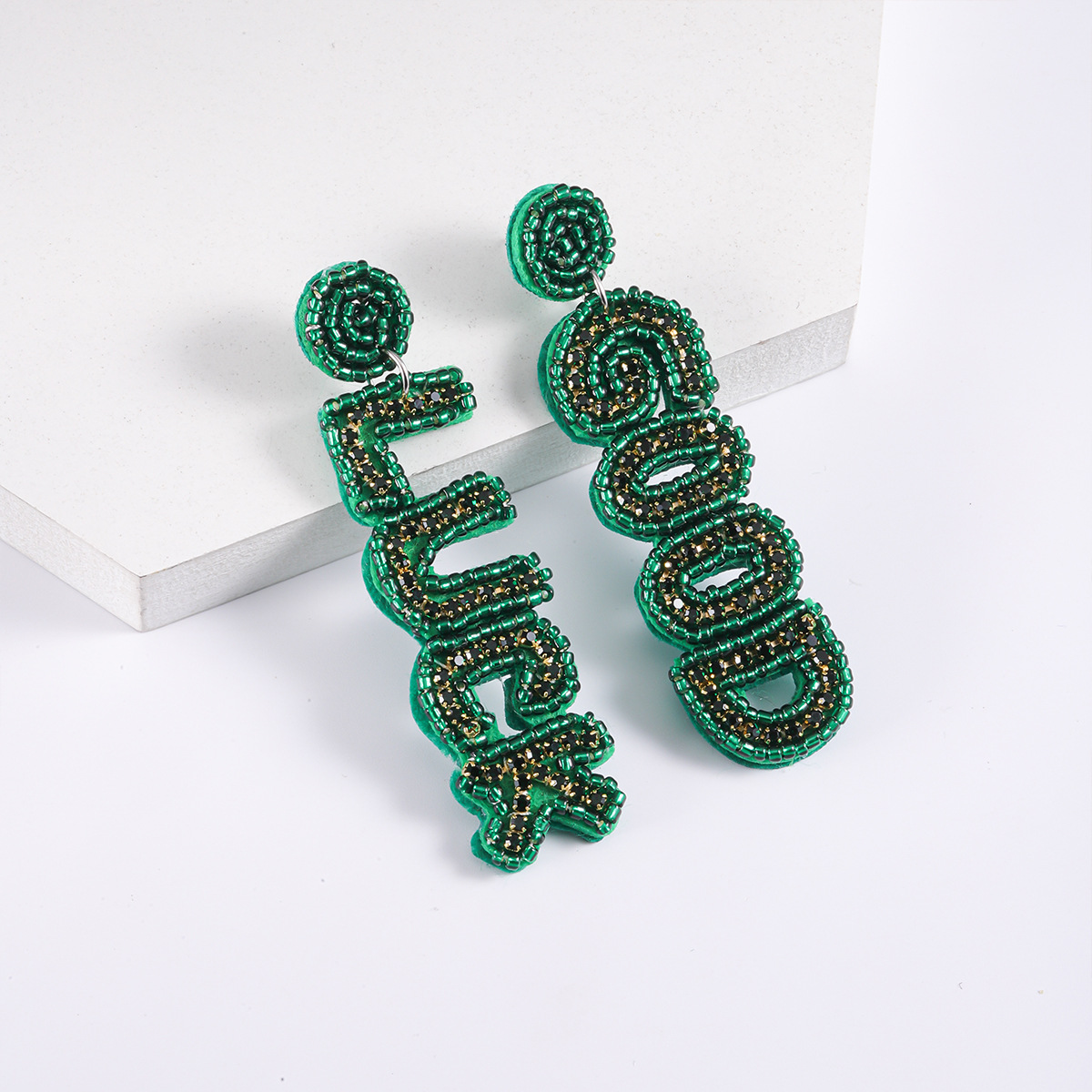 1 Pair Cute Handmade Simple Style Shamrock Letter Beaded Handmade Braid Seed Bead Drop Earrings display picture 6