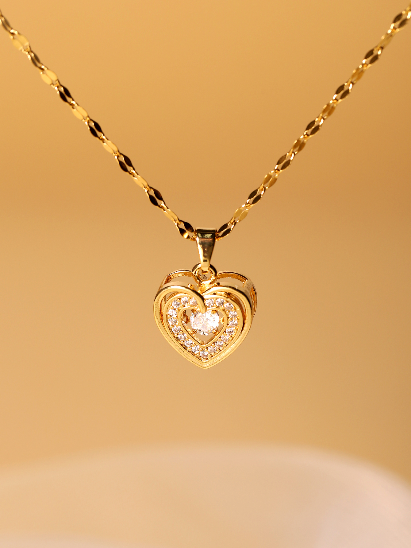 Elegant Simple Style Heart Shape Stainless Steel Plating Zircon 18k Gold Plated Pendant Necklace display picture 3