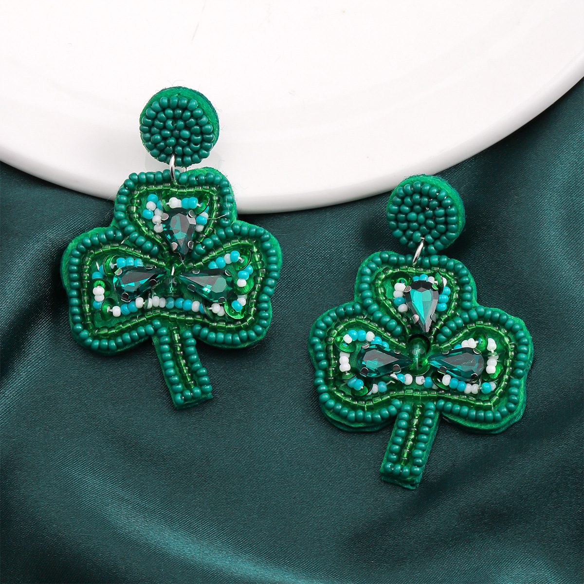 1 Pair Cute Handmade Simple Style Shamrock Letter Beaded Handmade Braid Seed Bead Drop Earrings display picture 8
