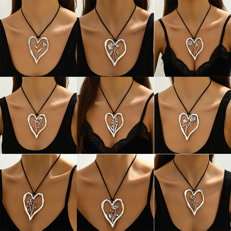 Streetwear Heart Shape Alloy Plating Silver Plated Women's Pendant Necklace display picture 1