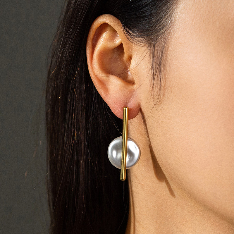 1 Pair Elegant Simple Style Geometric Plating 304 Stainless Steel Imitation Pearl 18K Gold Plated Drop Earrings display picture 3