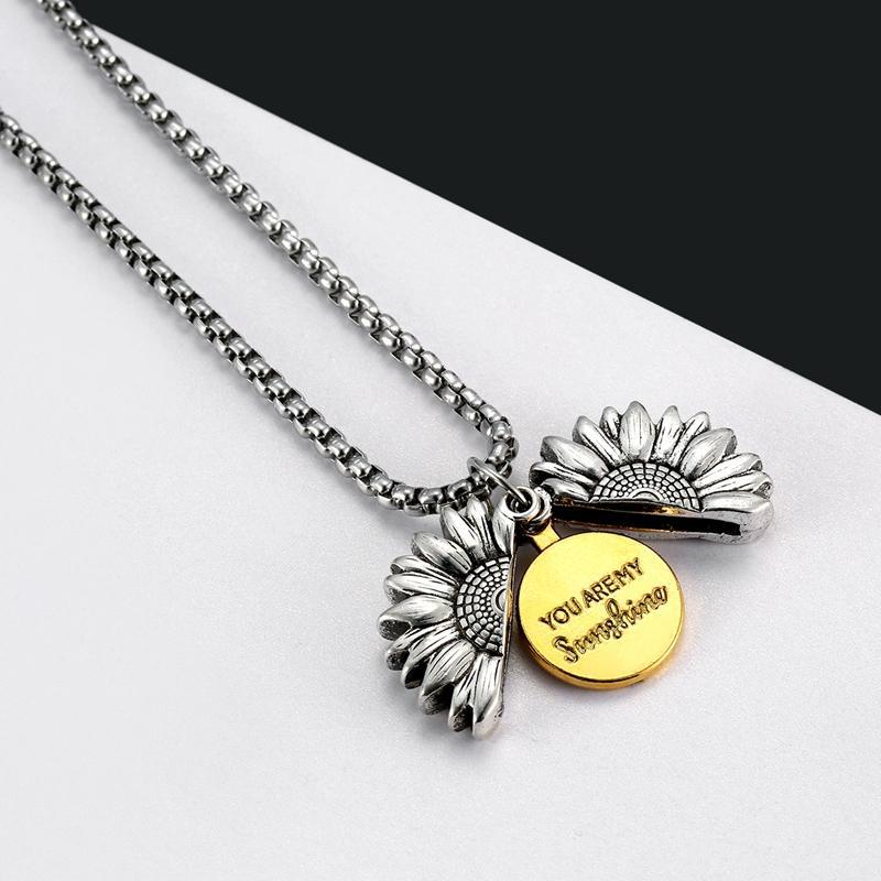 Casual Chrysanthemum Stainless Steel Alloy Silver Plated Unisex Pendant Necklace display picture 2