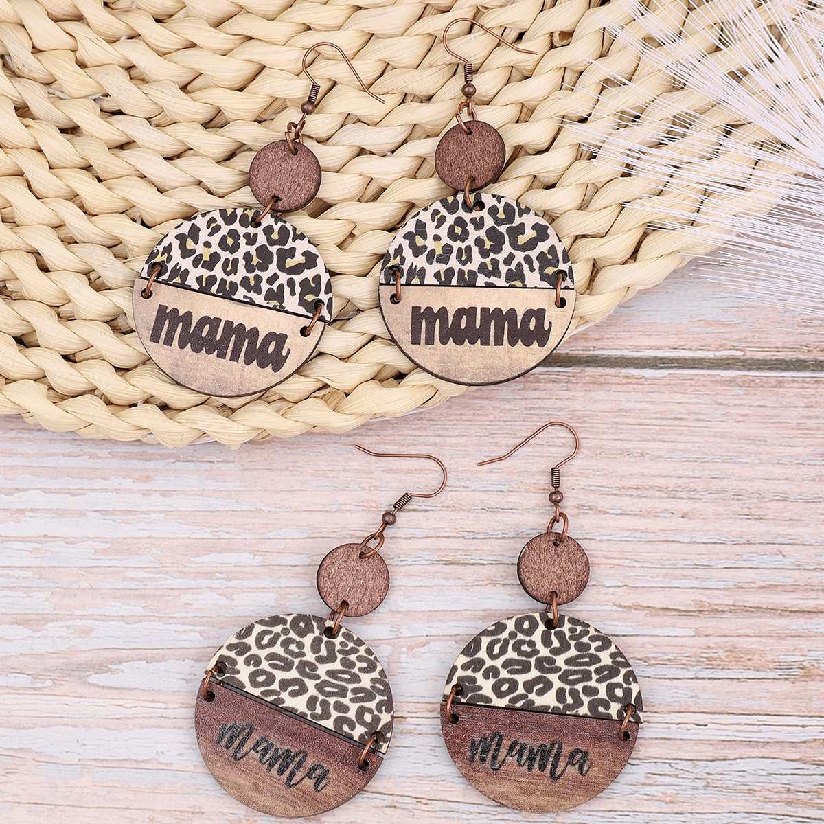 1 Par Estilo Vintage Letra Leopardo Tallado Madera Pendientes De Gota display picture 3