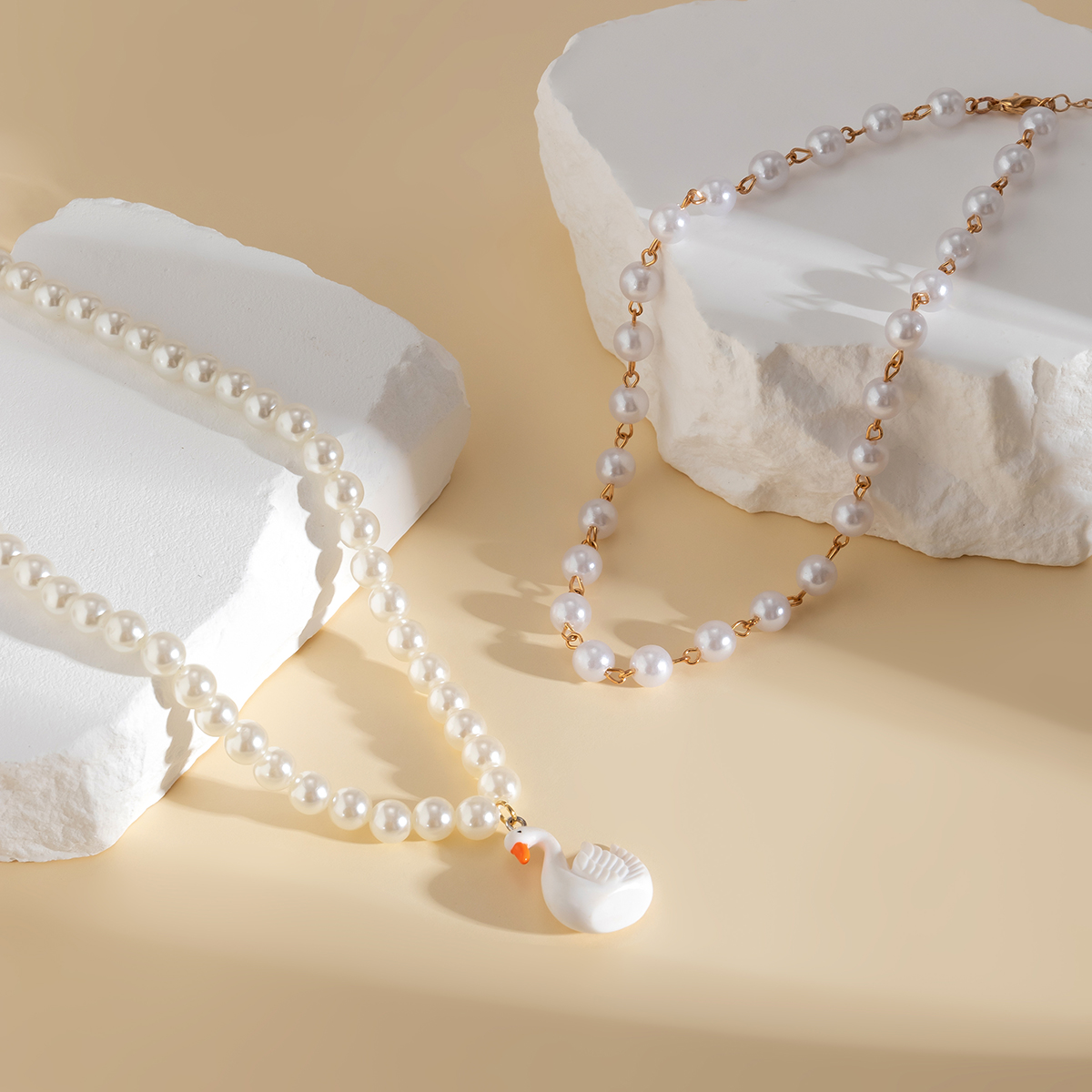 Elegant Retro Geometric Round Swan Arylic Imitation Pearl Acrylic Alloy Tassel Women's Necklace display picture 5