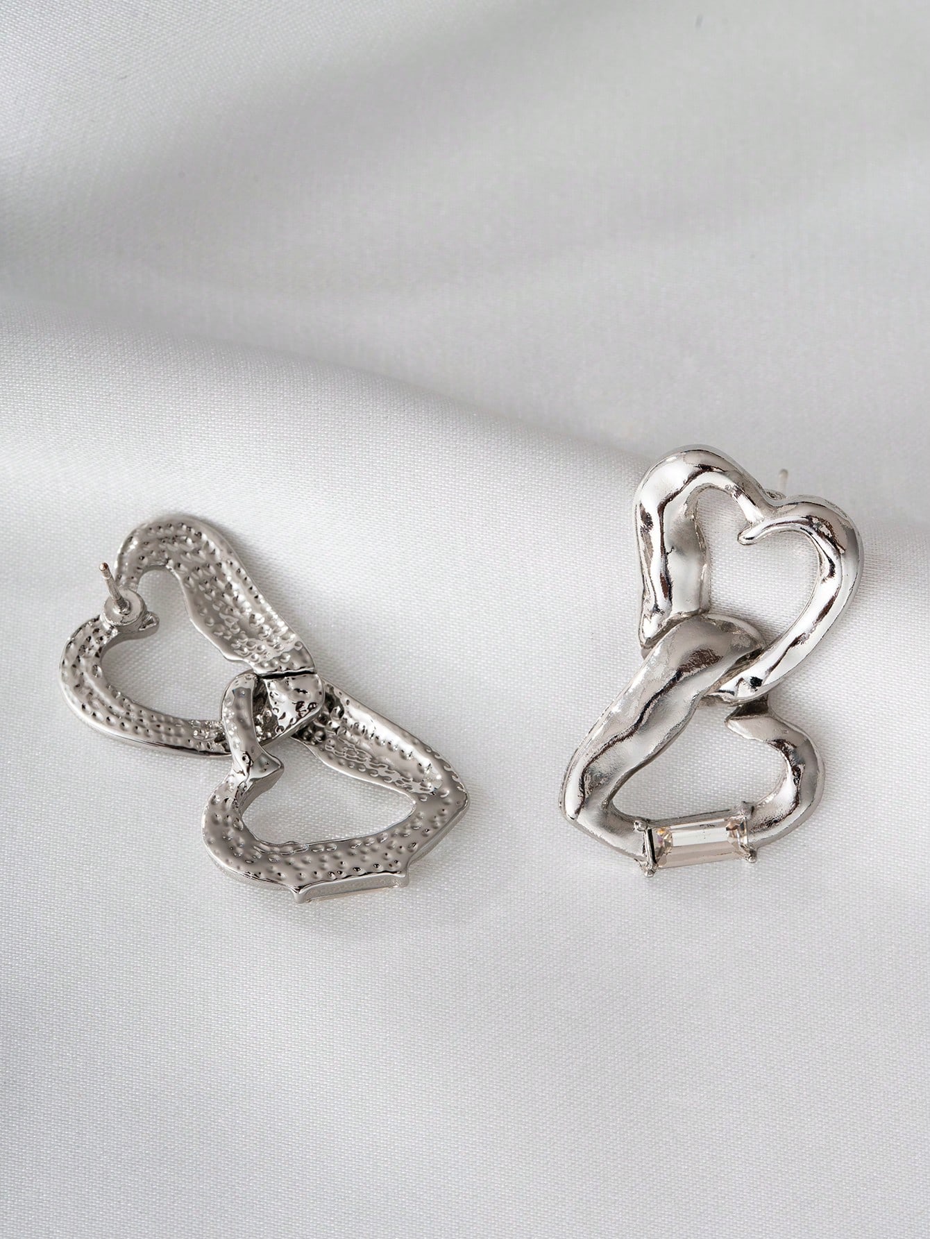 1 Pair Ig Style Simple Style Heart Shape Plating Inlay Alloy Zircon Silver Plated Drop Earrings display picture 4