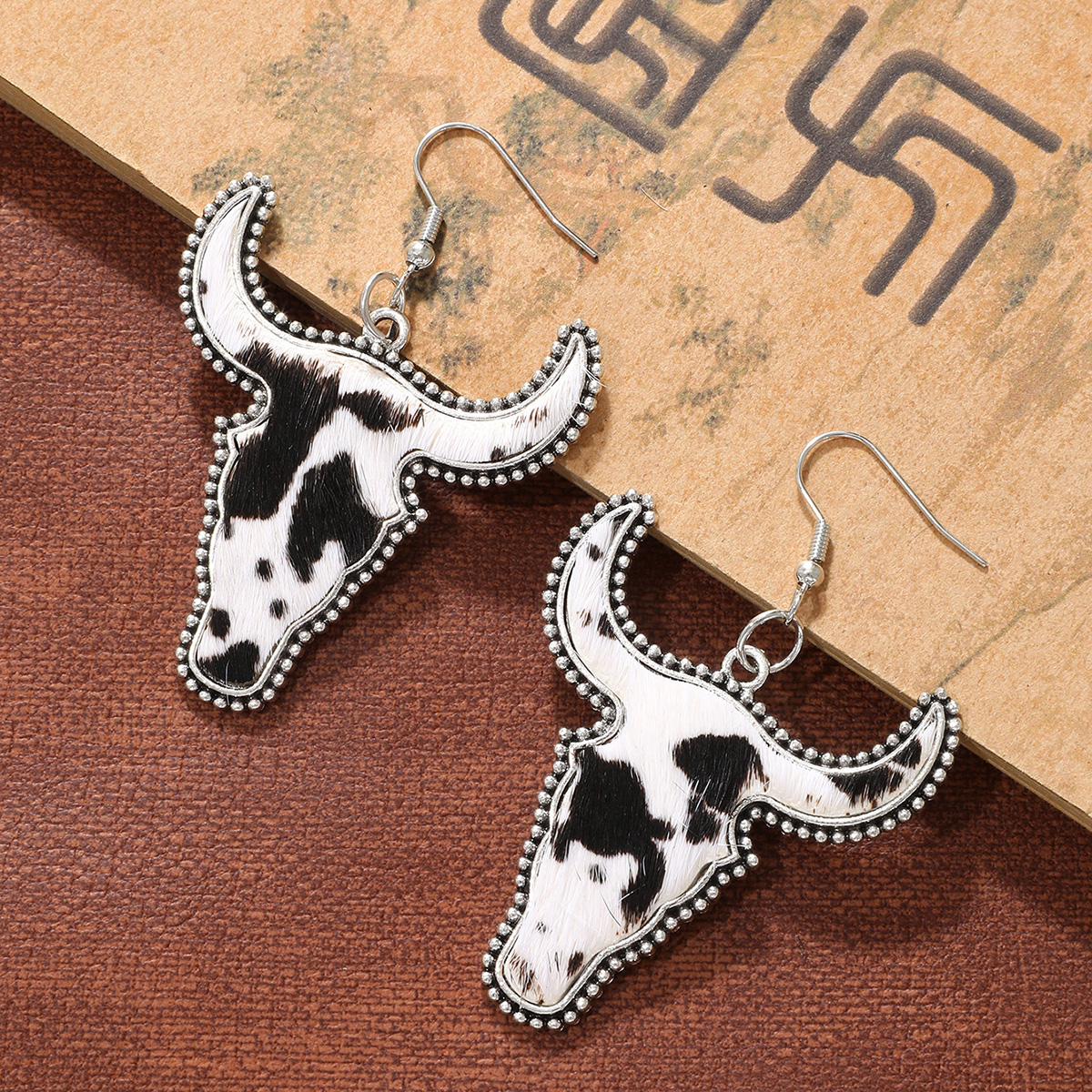 1 Pair Simple Style Cattle Alloy Drop Earrings display picture 3