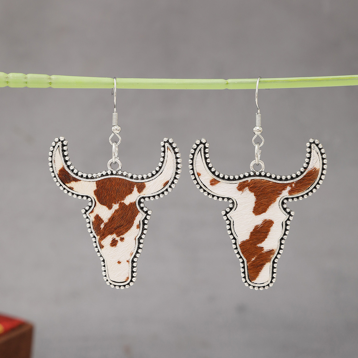 1 Pair Simple Style Cattle Alloy Drop Earrings display picture 10