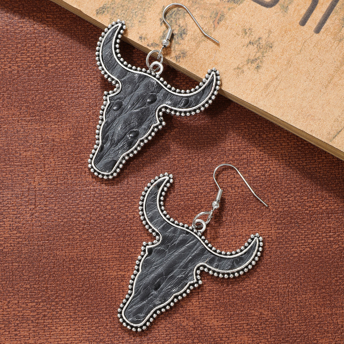 1 Pair Simple Style Cattle Alloy Drop Earrings display picture 8