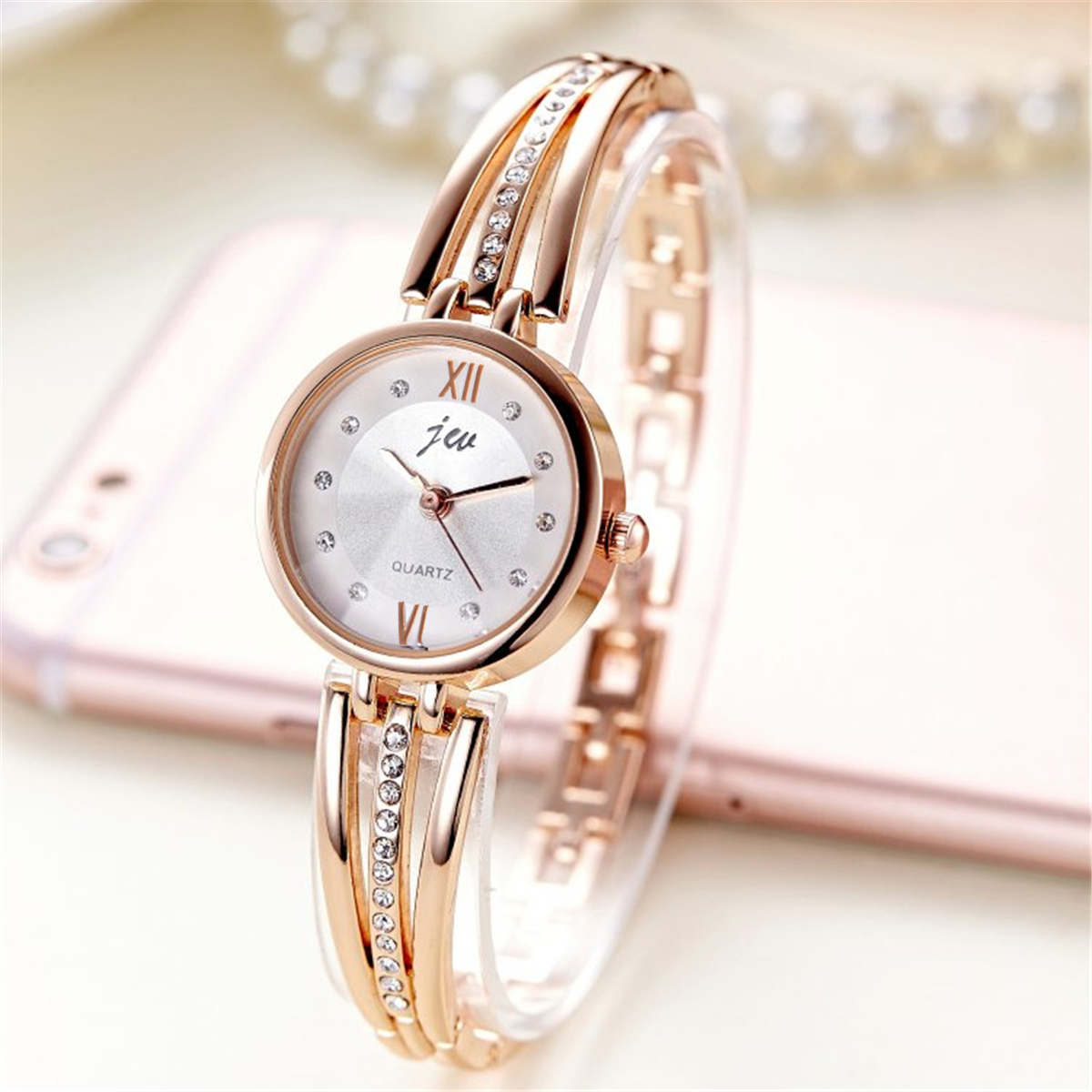 Elegant Round Quartz Women's Watches display picture 5