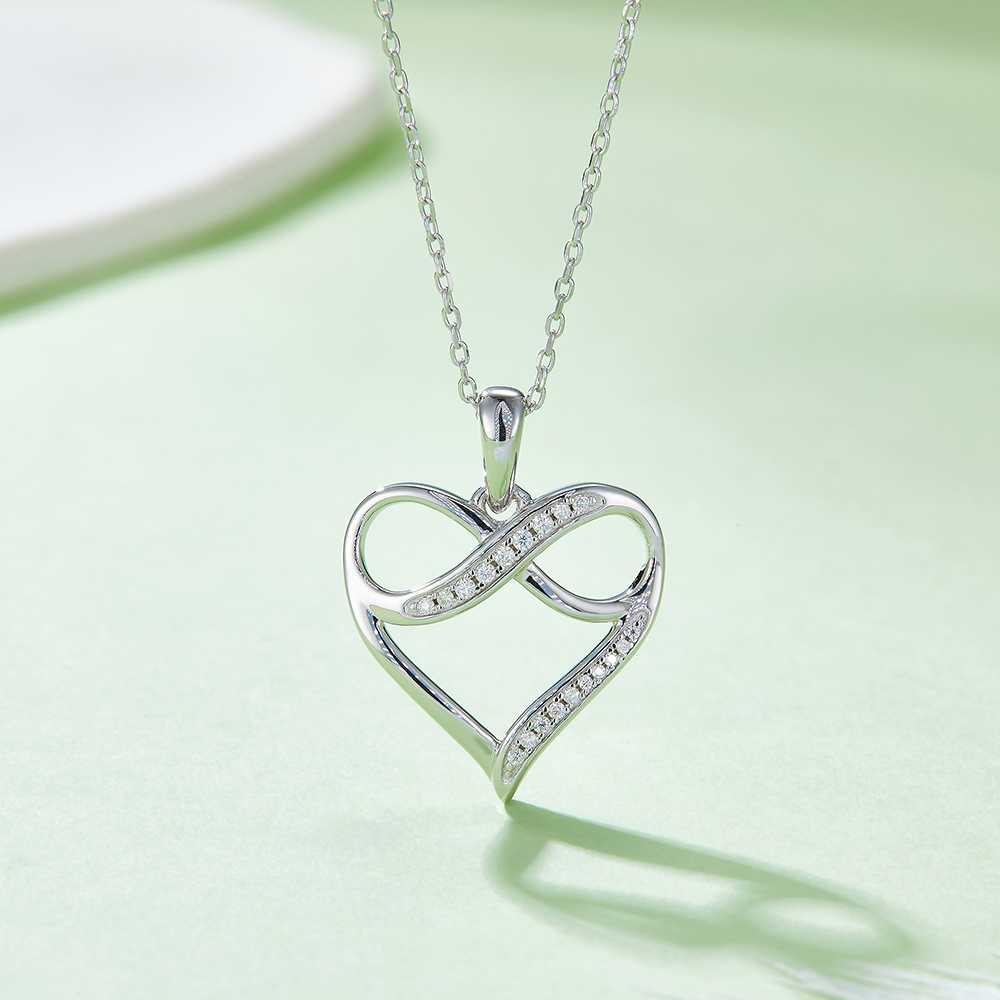 Lady Heart Shape Sterling Silver Plating Inlay Moissanite Rose Gold Plated Gold Plated Silver Plated Pendant Necklace display picture 7