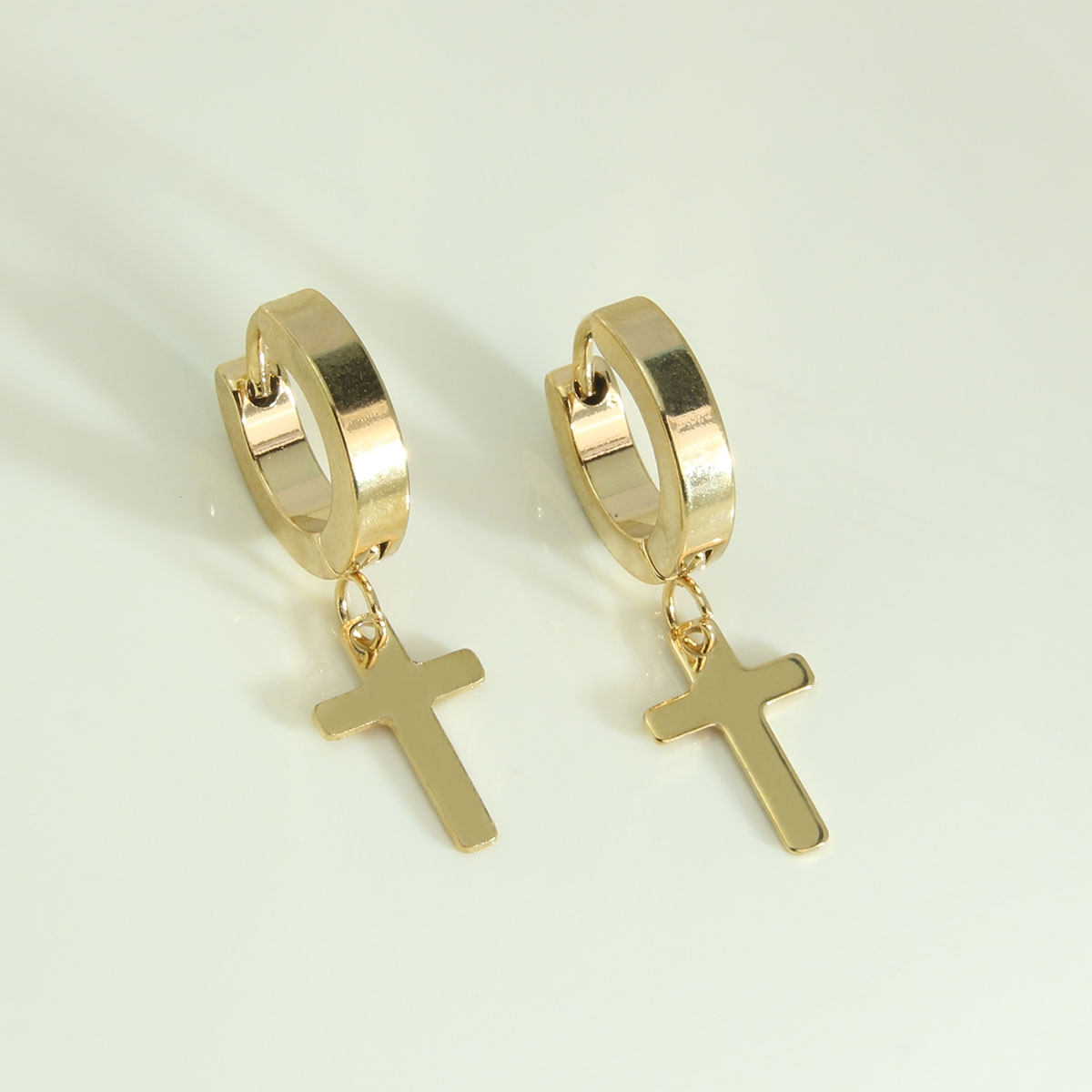 1 Pair Simple Style Commute Cross Plating 304 Stainless Steel 18K Gold Plated Earrings display picture 2