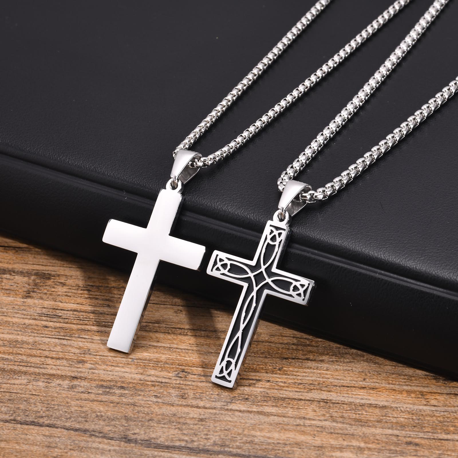 304 Stainless Steel Simple Style Stoving Varnish Cross display picture 3