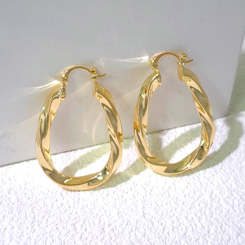 1 Pair Elegant Lady Round Plating Copper Gold Plated Earrings display picture 10