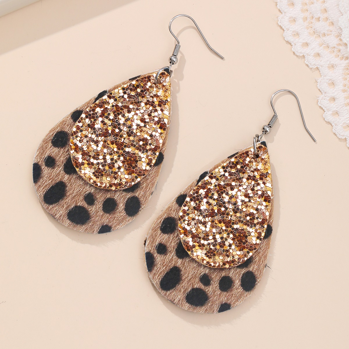 1 Pair Vintage Style Leopard Pu Leather Drop Earrings display picture 1