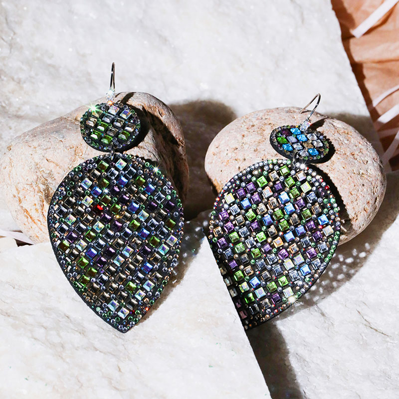 1 Pair Ig Style Shiny Geometric Leaves Inlay Pu Leather Glass Stone Drop Earrings display picture 16