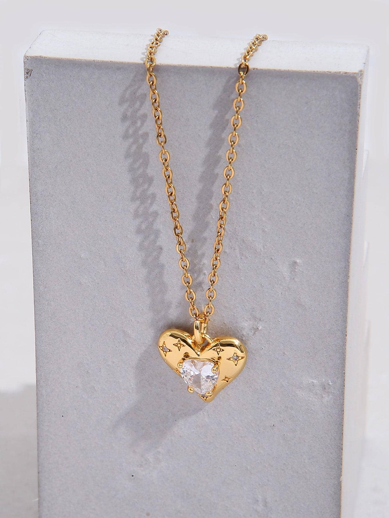 Simple Style Heart Shape Butterfly Stainless Steel Copper Inlay Zircon 18k Gold Plated Pendant Necklace display picture 1