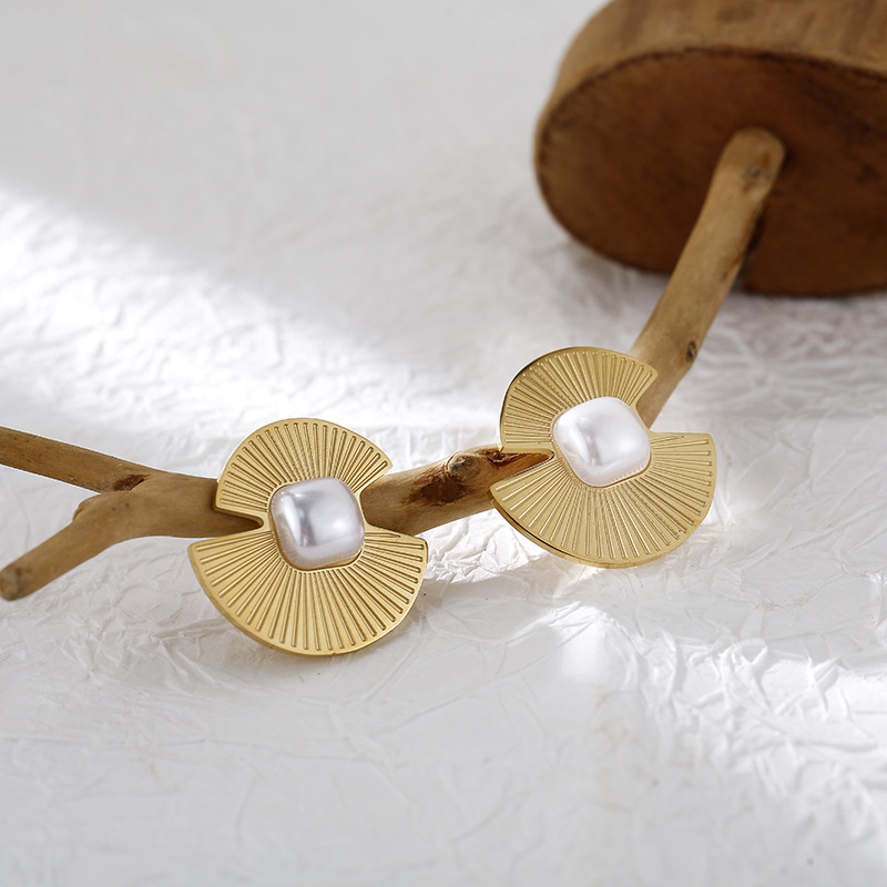 Einfacher Stil Sektor Titan Stahl Überzug Inlay Perle Ringe Ohrringe Halskette display picture 3