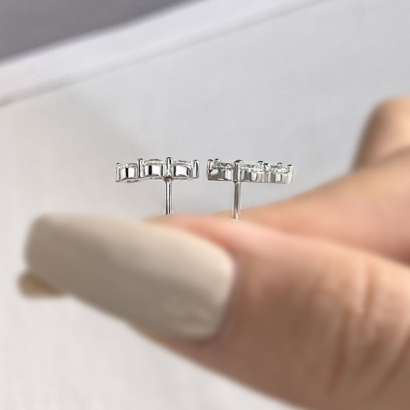 1 Paar Einfacher Stil Linien Gra Überzug Inlay Sterling Silber Moissanit Versilbert Ohrstecker display picture 1