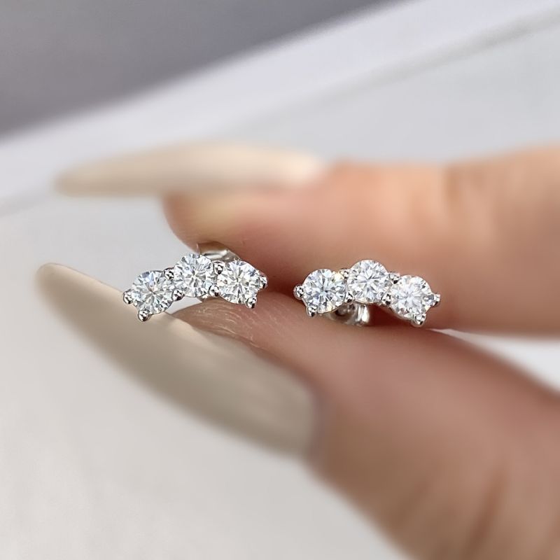 1 Pair Simple Style Lines Gra Plating Inlay Sterling Silver Moissanite Silver Plated Ear Studs display picture 2