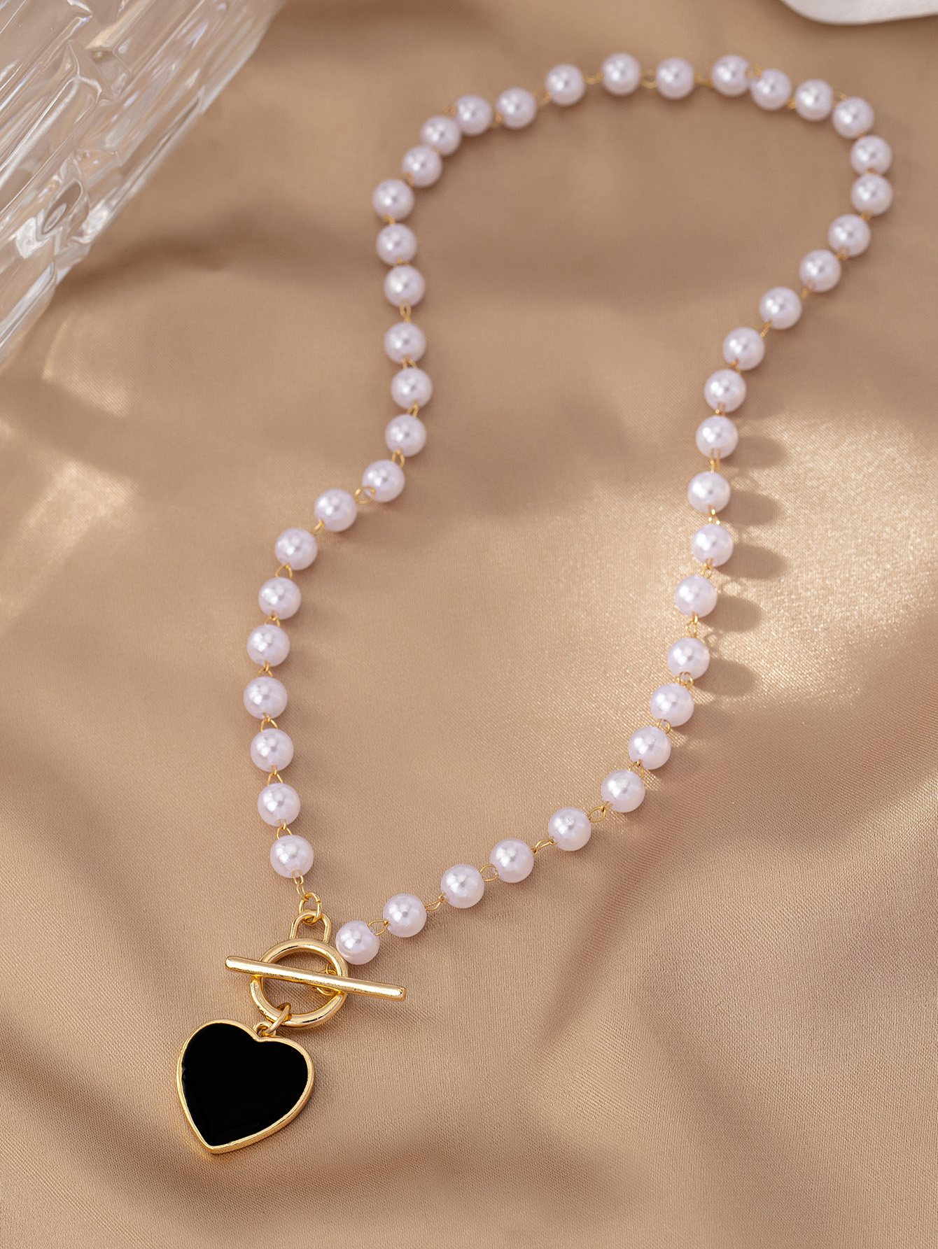 Ig Style Elegant Heart Shape Imitation Pearl Toggle Beaded Women's Pendant Necklace display picture 2