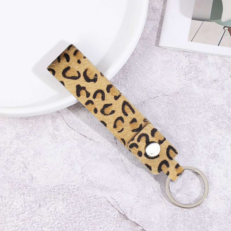 Vintage Style Leopard Pu Leather Alloy Bag Pendant Keychain display picture 1