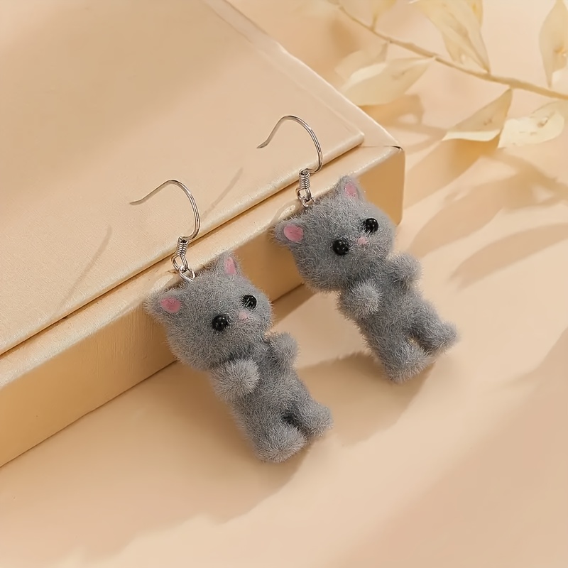 1 Pair Cute Cat Resin Drop Earrings display picture 2