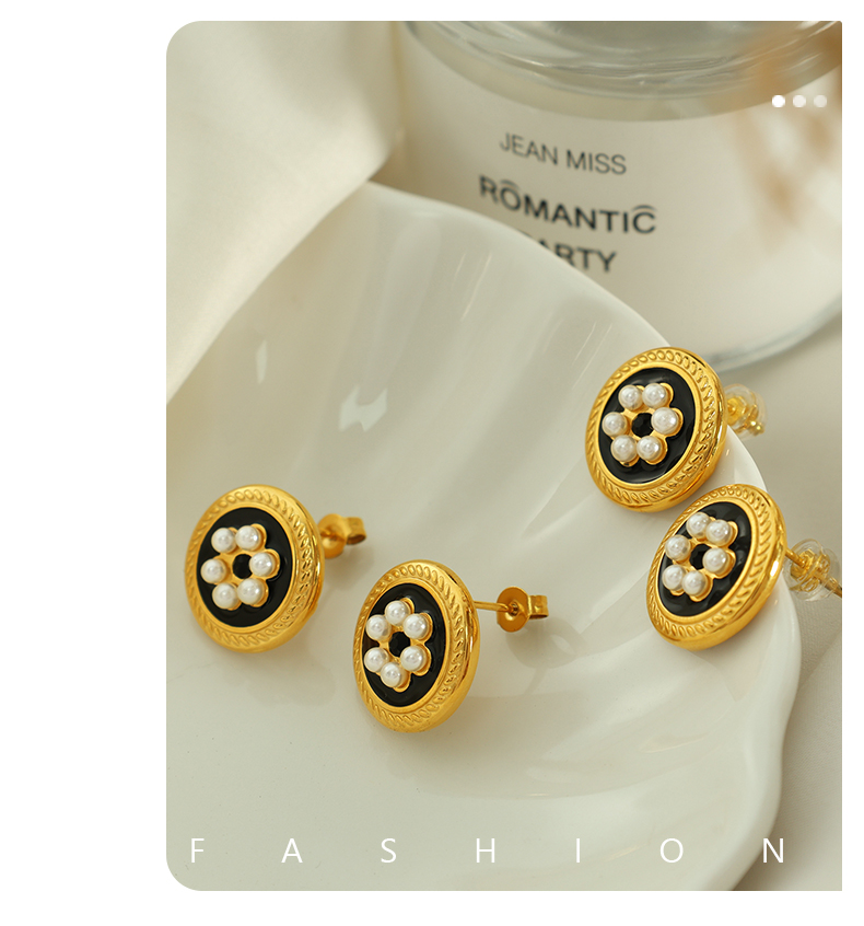 1 Paar Elegant Vintage-stil Einfacher Stil Runden Überzug Inlay Titan Stahl Künstliche Perlen 18 Karat Vergoldet Ohrstecker display picture 2