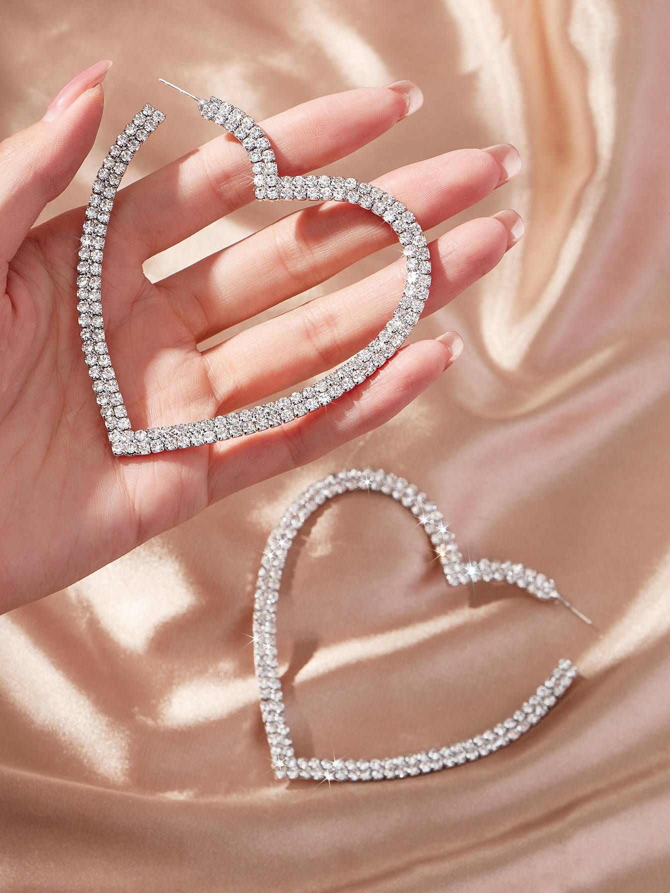 1 Pair Elegant Simple Style Korean Style Heart Shape Inlay Alloy Artificial Rhinestones Earrings display picture 5