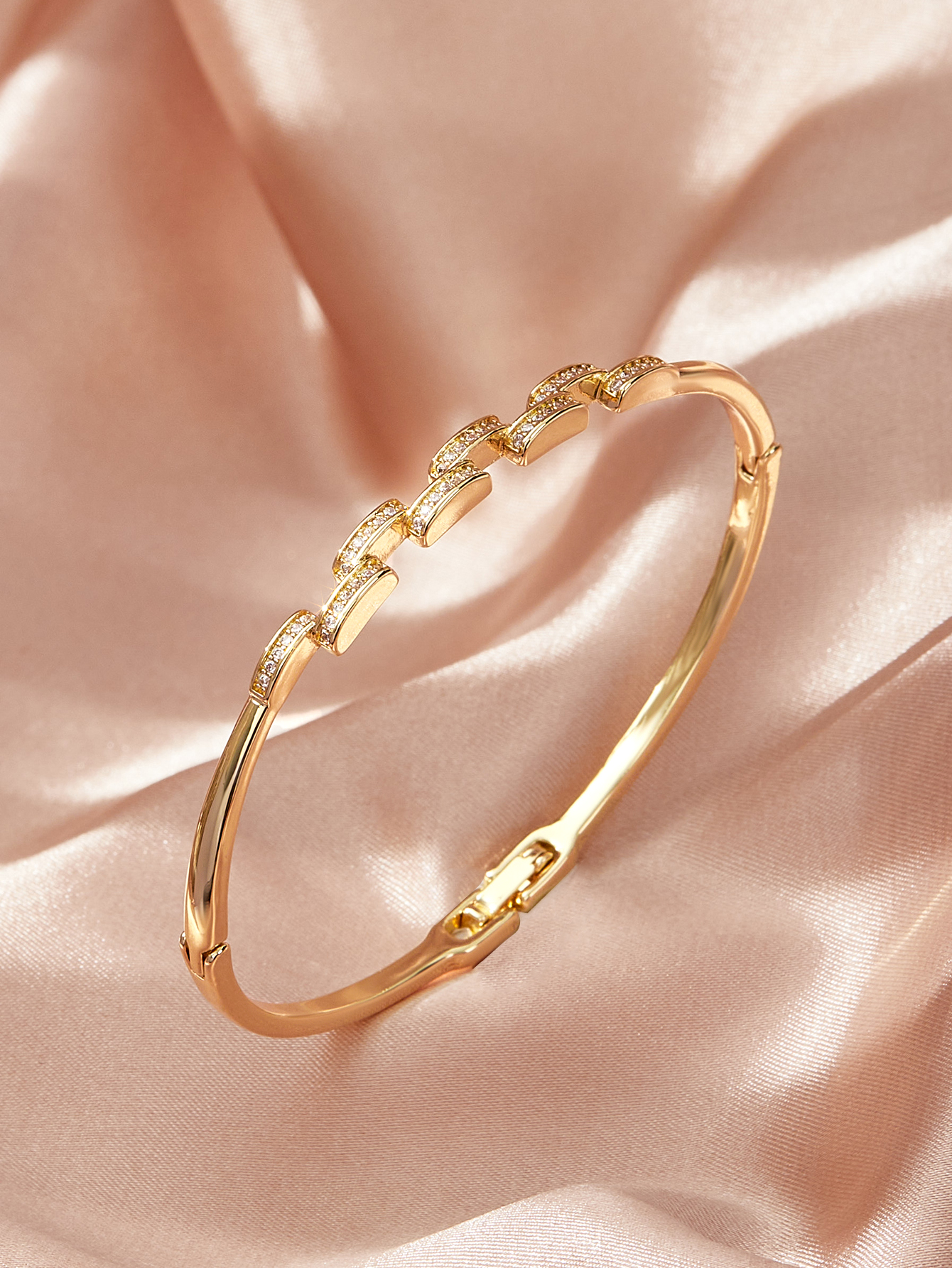Simple Style Round Copper Inlay Zircon Bangle display picture 7