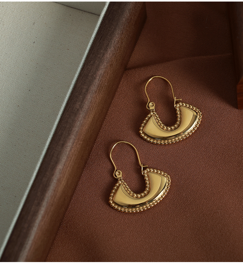 1 Paar Vintage-stil Einfacher Stil Klassischer Stil Tasche Überzug Dreidimensional Titan Stahl 18 Karat Vergoldet Ohrringe display picture 10
