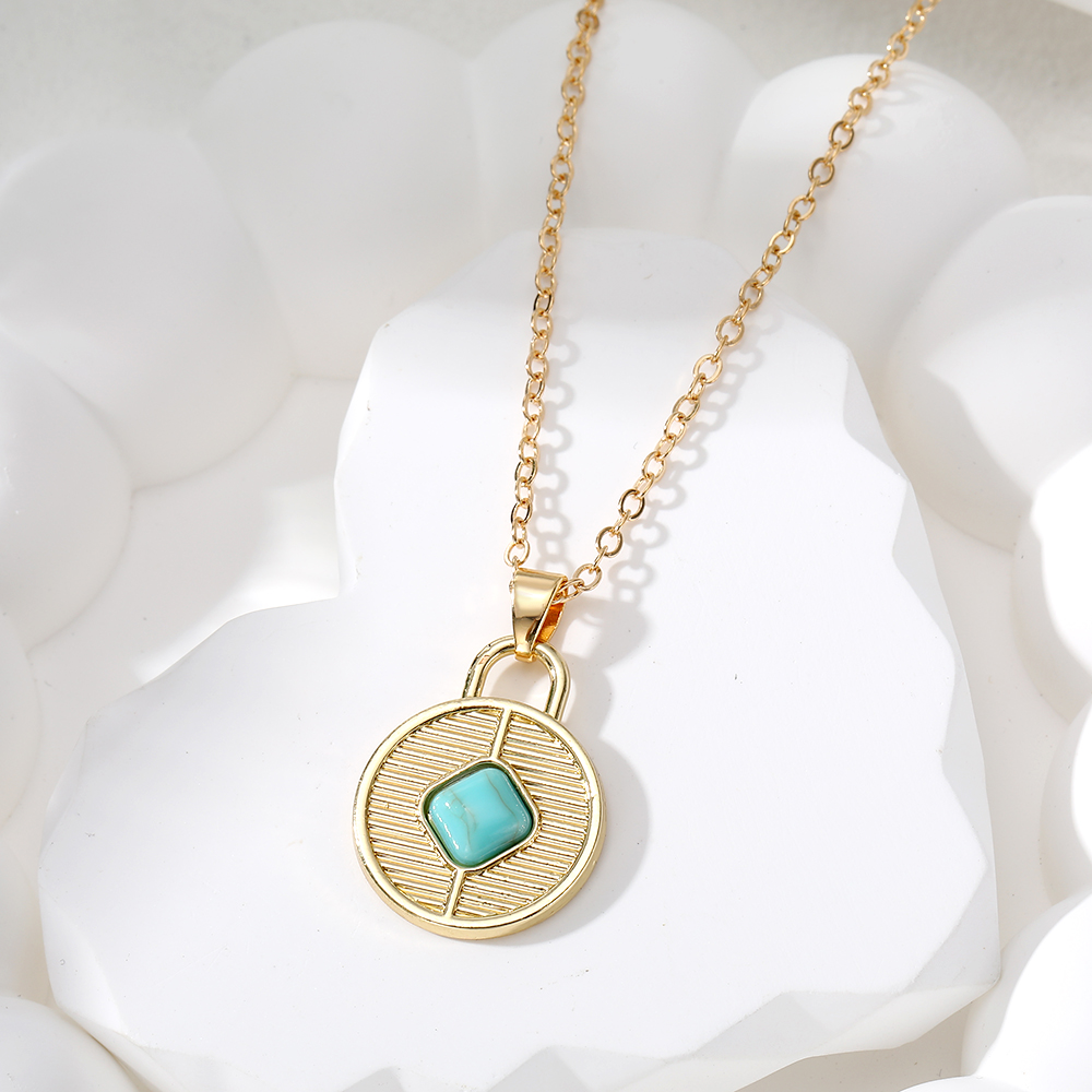Vintage Style Simple Style Classic Style Color Block Alloy Women's Pendant Necklace display picture 3