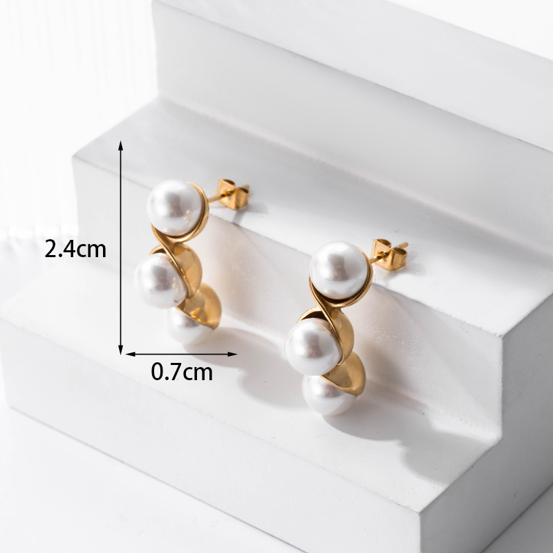 1 Pair Vintage Style Simple Style C Shape Water Droplets Bow Knot Plating Inlay Stainless Steel Pearl Zircon 18k Gold Plated Ear Studs display picture 1