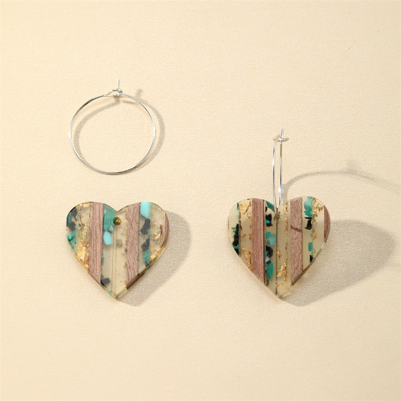 1 Pair Casual Simple Style Heart Shape Printing Wood Drop Earrings display picture 7