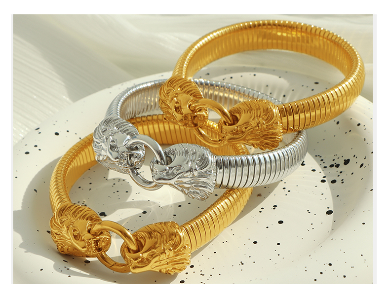 Vintage Style Exaggerated Lion Titanium Steel Plating 18k Gold Plated Bangle display picture 4
