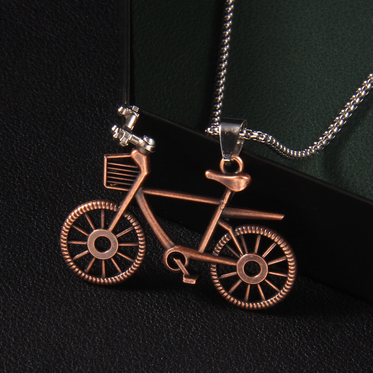 Vintage Style Bicycle 201 Stainless Steel Zinc Alloy Unisex Pendant Necklace display picture 3