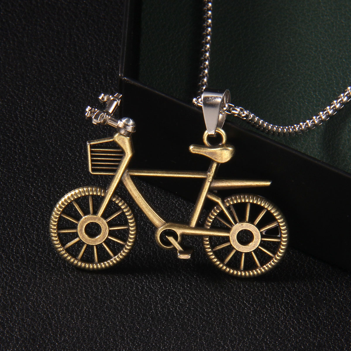 Vintage Style Bicycle 201 Stainless Steel Zinc Alloy Unisex Pendant Necklace display picture 7