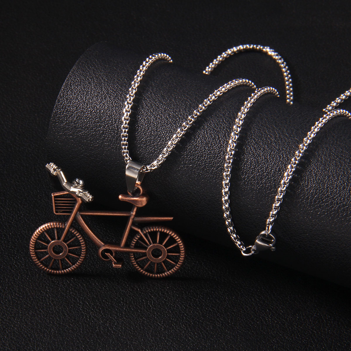 Vintage Style Bicycle 201 Stainless Steel Zinc Alloy Unisex Pendant Necklace display picture 5