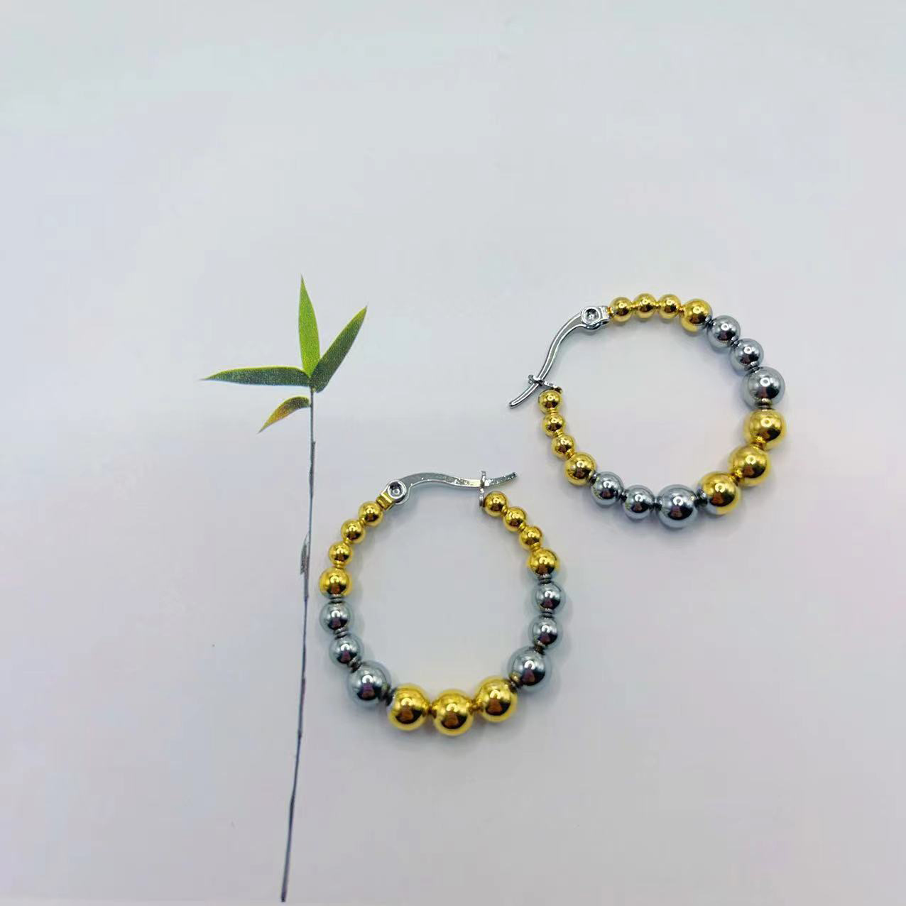1 Paar Moderner Stil Klassischer Stil Einfarbig Überzug Rostfreier Stahl Keiner Vergoldet Reif Ohrringe display picture 1