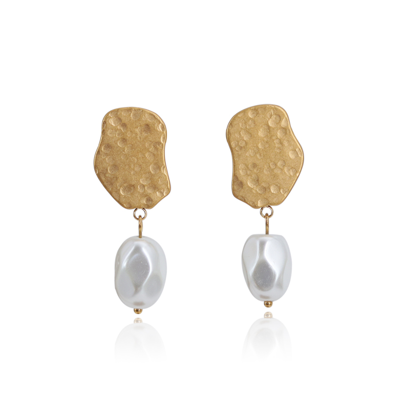1 Pair Vintage Style Irregular Plating 304 Stainless Steel Imitation Pearl 18K Gold Plated Drop Earrings display picture 1