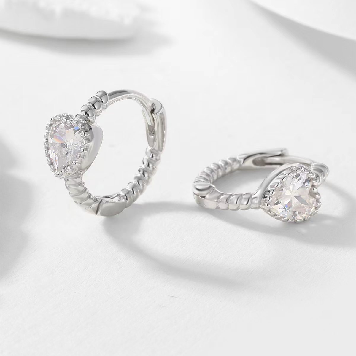 1 Pair Elegant Cute Sweet Heart Shape Inlay Sterling Silver Zircon Earrings display picture 4