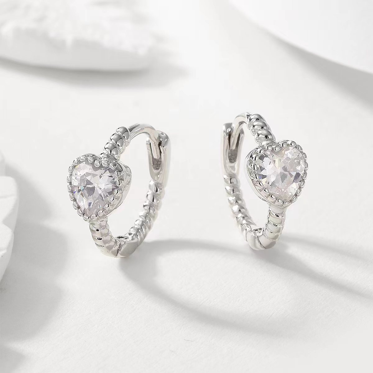 1 Pair Elegant Cute Sweet Heart Shape Inlay Sterling Silver Zircon Earrings display picture 3