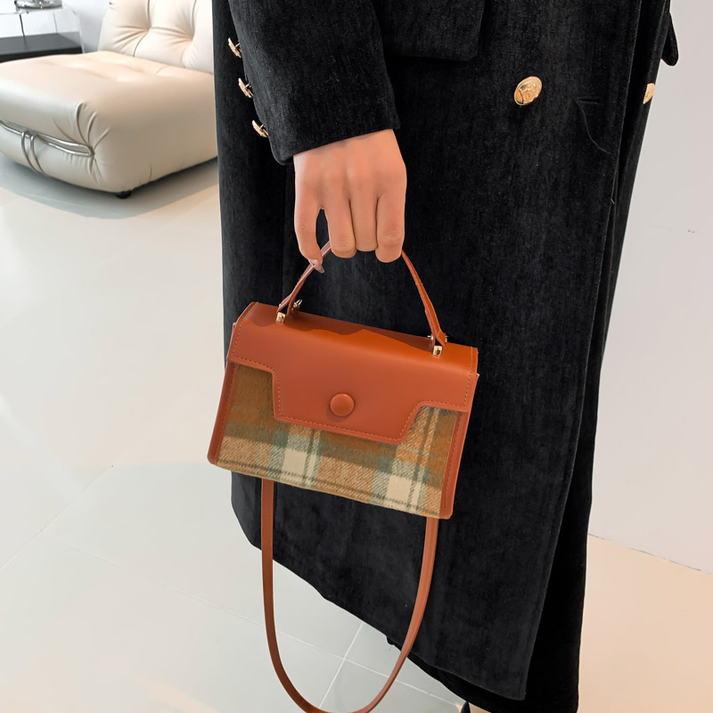 Women's Woolen Color Block Vintage Style Square Flip Cover Handbag display picture 3