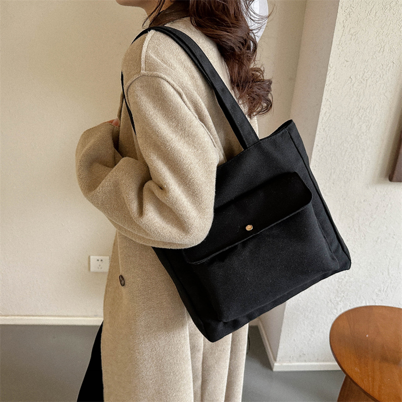Women's Canvas Solid Color Basic Square Magnetic Buckle Underarm Bag display picture 6