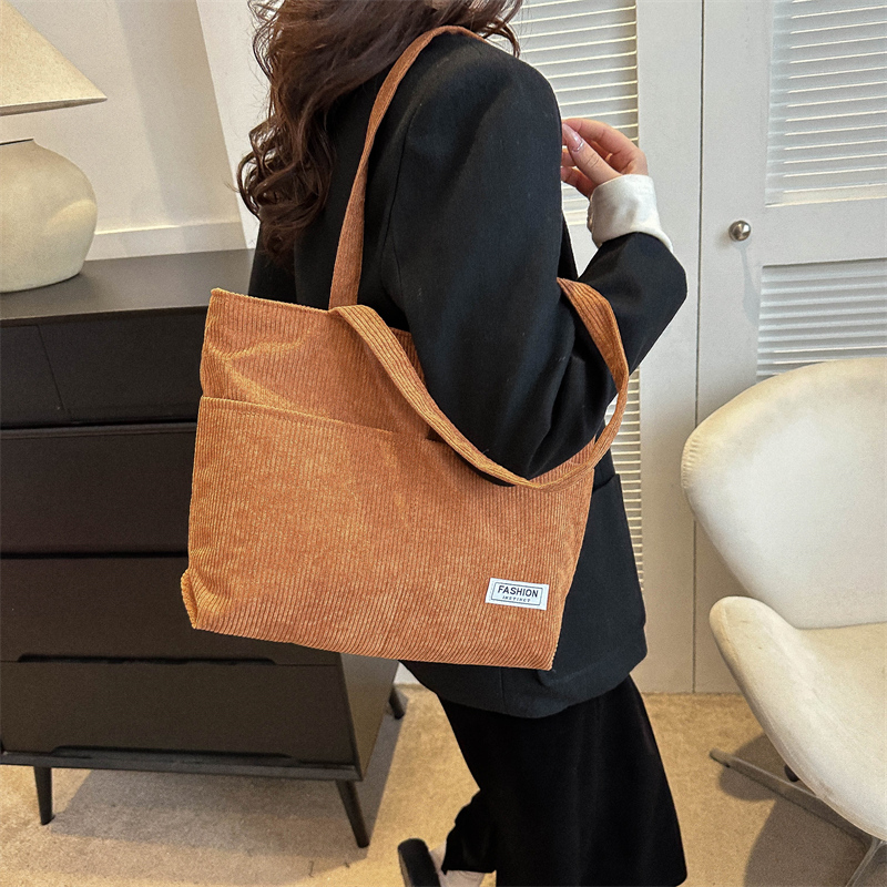Women's Corduroy Solid Color Vintage Style Square Zipper Shoulder Bag display picture 6