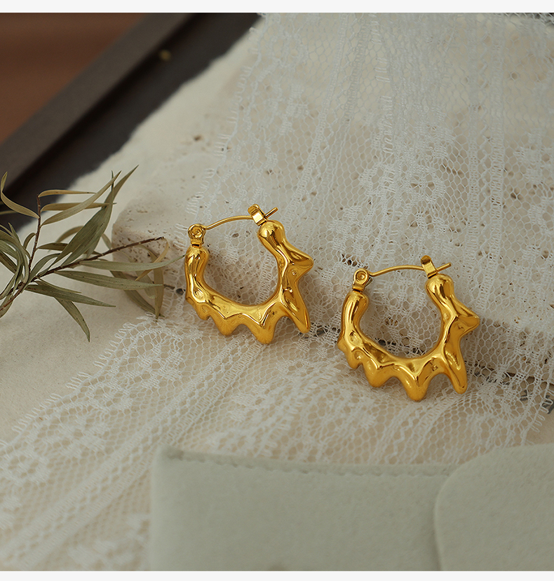 1 Pair Elegant Retro Flame Irregular Plating Titanium Steel 18k Gold Plated Hoop Earrings display picture 8