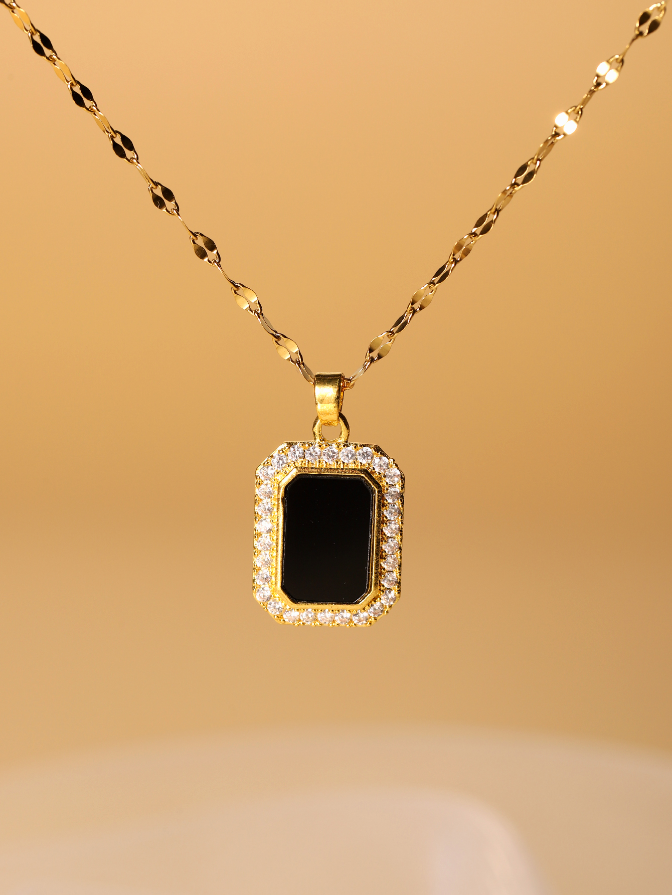 Glam Simple Style Rectangle Stainless Steel Plating Inlay Zircon 18k Gold Plated Pendant Necklace display picture 2