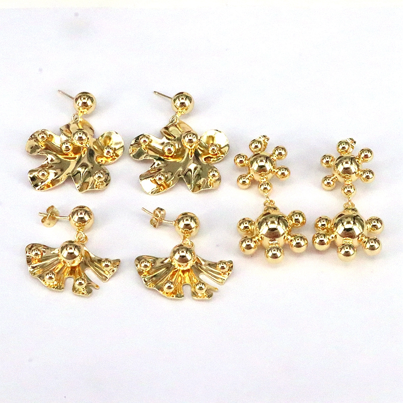 1 Pair Retro Simple Style Streetwear Flower Ginkgo Leaf Plating Copper 18k Gold Plated Drop Earrings display picture 4