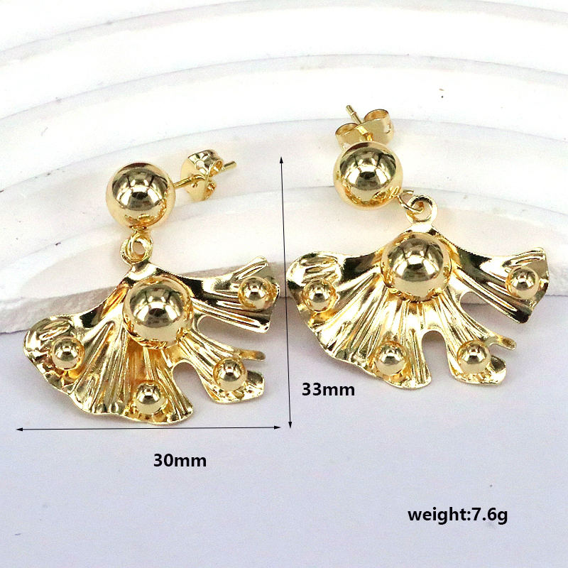 1 Pair Retro Simple Style Streetwear Flower Ginkgo Leaf Plating Copper 18k Gold Plated Drop Earrings display picture 6